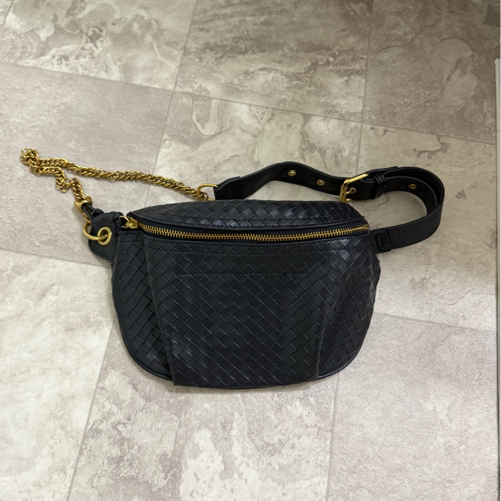 Black Woven Crossbody Bag with Gold Chain